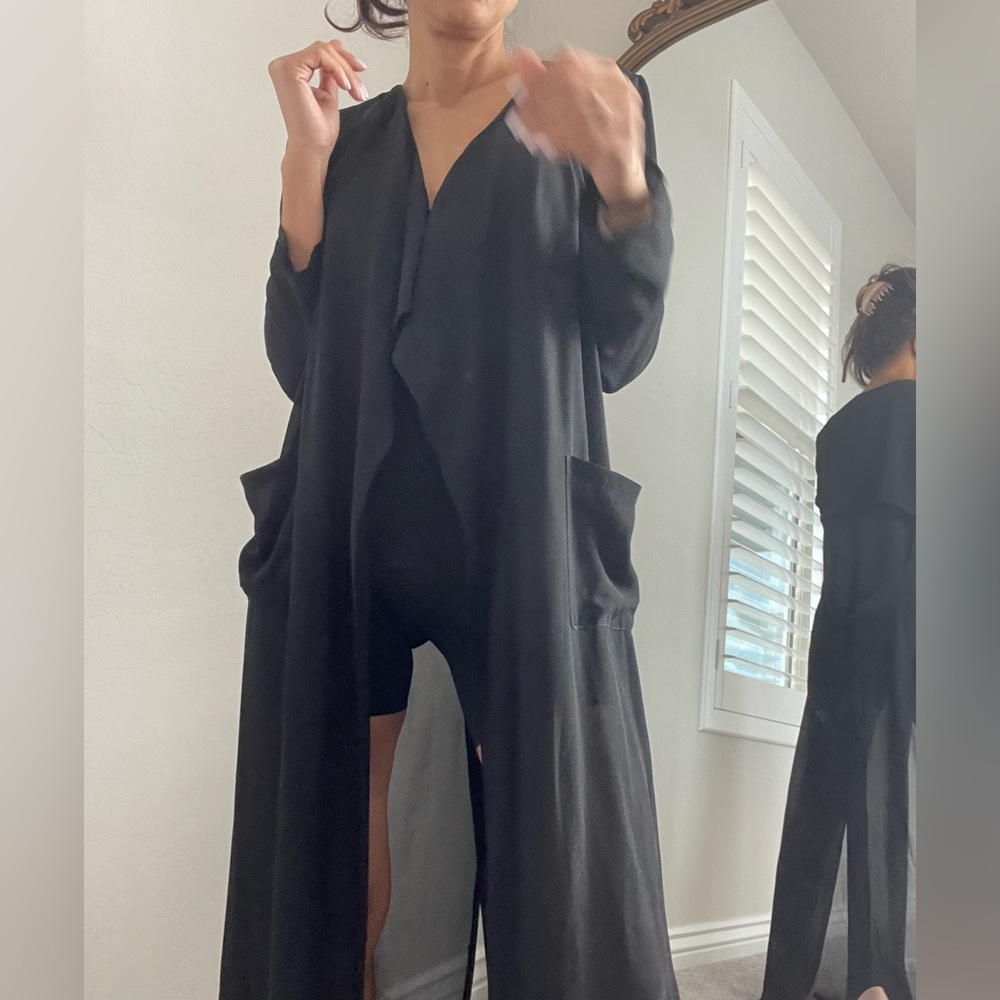 🖤The Chic Robe 🖤 - Picture 9 of 14
